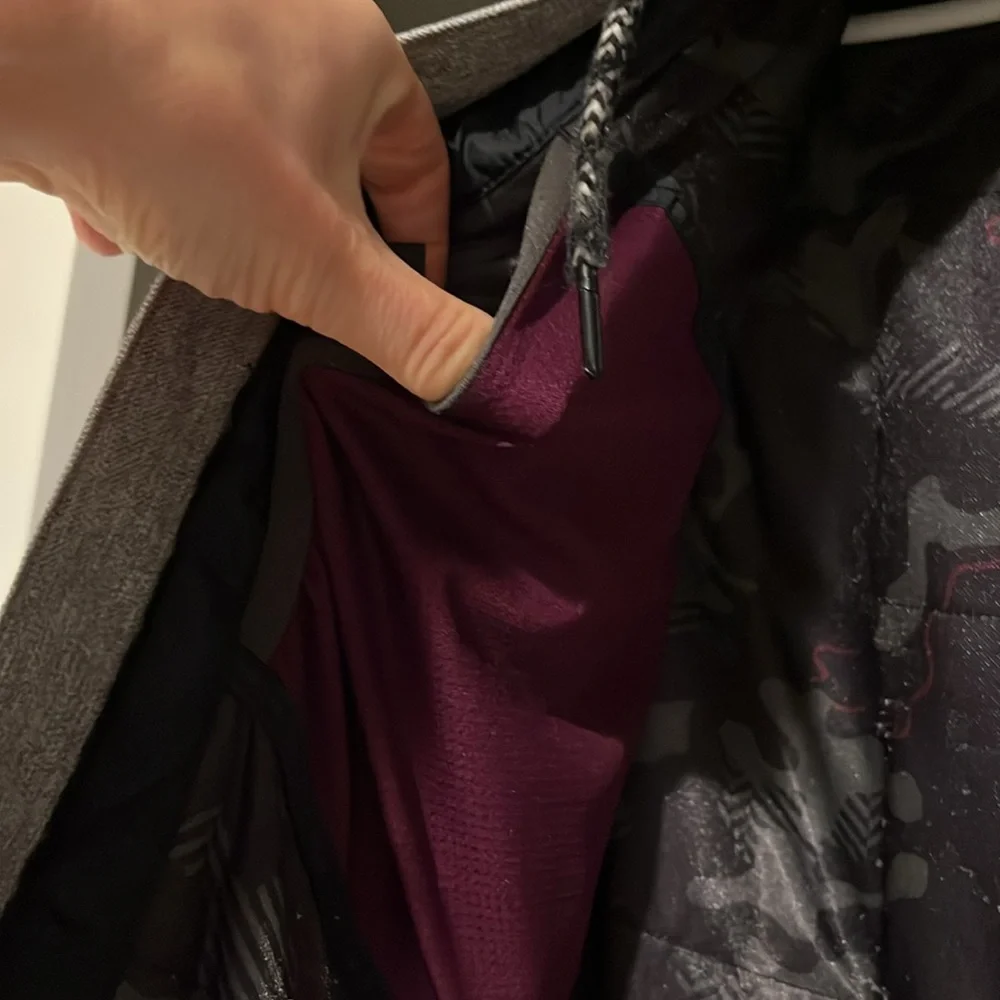 Volcom snowboard jacket - Picture 9 of 11